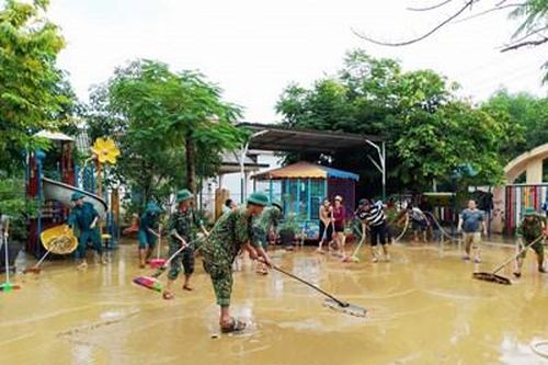 Hỗ trợ nhân dân khắc phục thiệt hại do mưa lũ