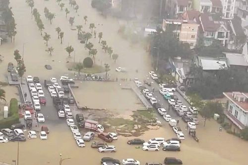 Lũ lịch sử càn quét Thừa Thiên - Huế: Dốc sức khắc phục thiệt hại nặng nề