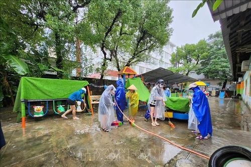 Thừa Thiên – Huế: Tổng vệ sinh trường lớp, đón học sinh trở lại sau mưa ngập