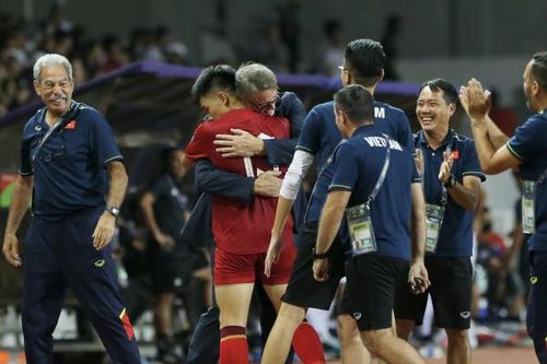 Vòng loại 2 World Cup 2026: Tuyển Việt Nam thắng Philippines trận ra quân