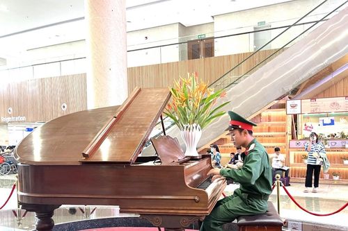 Nghe tiếng đàn Dương cầm trong Bệnh viện quân y 175