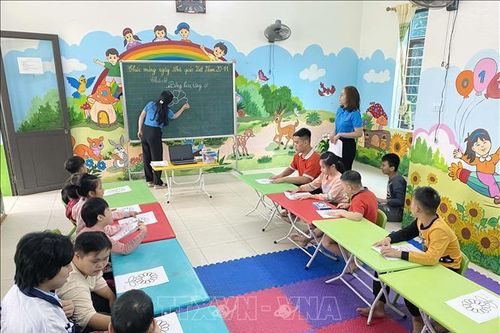 Những người mẹ 'đặc biệt' của trẻ em khuyết tật