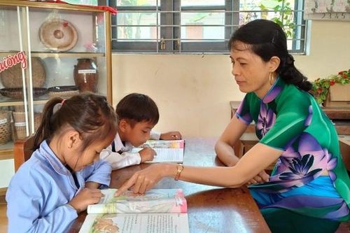 Cô giáo xứ Bắc dành trọn đời cho học trò vùng cao... xứ Nẫu
