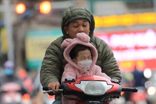 Bác sĩ chỉ những sai lầm trong chăm sóc trẻ khi thời tiết giao mùa