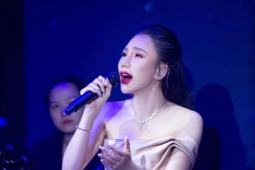 Hồ Quỳnh Hương tiếp tục bị đặt nghi vấn 'dao kéo', diện mạo khác lạ như nào mà khán giả khó nhận ra?
