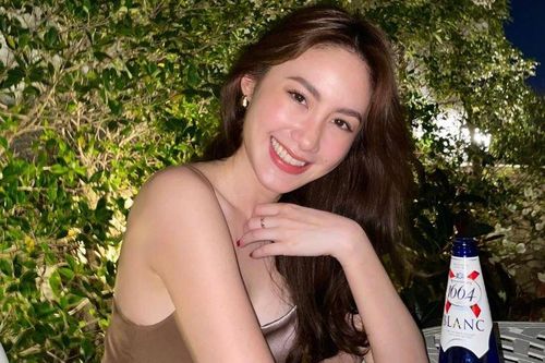 Vẻ ngoài tựa tiên tử của hot girl Lào gốc Việt là 'đệ nhất mỹ nhân Đông Nam Á'
