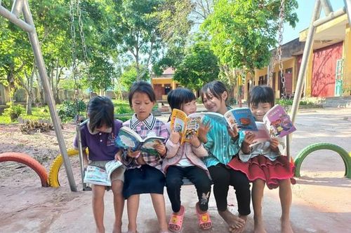 'Tủ sách Nuôi em': Mang tri thức đến trẻ em vùng cao
