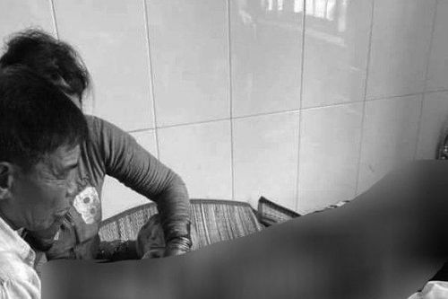 Người đàn ông ở Cà Mau bị chém tử vong khi đang ngồi cân cua giữa ban ngày