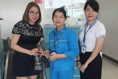 Tin tức 24h qua: Đề nghị khen thưởng nữ lao công nhặt được viên kim cương trị giá nửa tỷ đồng