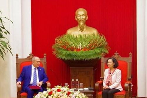 Thường trực Ban Bí thư Trương Thị Mai tiếp đoàn đại biểu Đảng Azerbaijan Mới