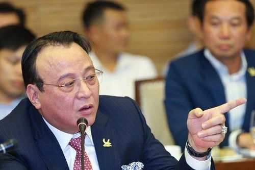 Tân Hoàng Minh đã 'móc túi' trên 8.600 tỷ đồng của trái chủ thế nào?