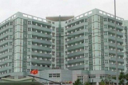 Tin tức 24h qua: Bé 22 ngày tuổi bị bố ruột dùng kéo đâm thủng bụng