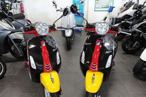 Vespa Primavera phiên bản chuột Mickey cập bến thị trường Việt