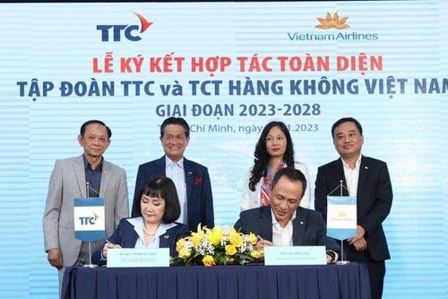 Vietnam Airlines và Tập đoàn TTC ký kết hợp tác toàn diện