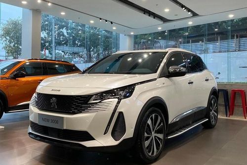 Những mẫu xe gầm cao cỡ C đang được giảm giá cả trăm triệu đồng