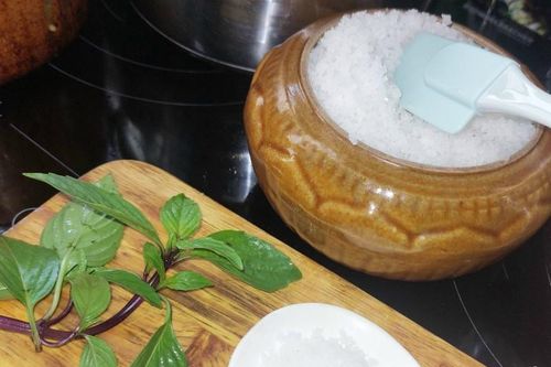 Vì sao cần ăn ít muối hơn vào mùa đông?