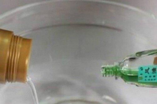 Dầu gió trộn giấm trắng: Lợi ích tuyệt vời, không biết rất phí
