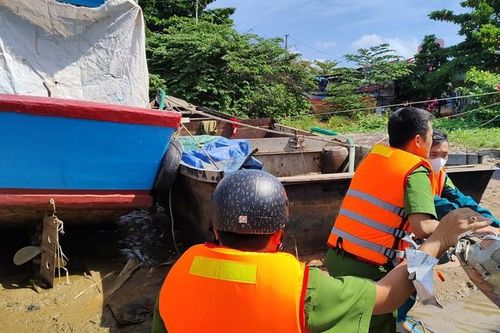 Nha Trang: 'Cát tặc' hoành hành trên sông Cái