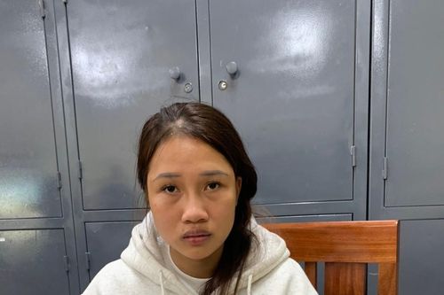 'Màn kịch' của 2 thiếu nữ thực hiện 7 vụ lừa đảo bằng tin nhắn chuyển khoản giả