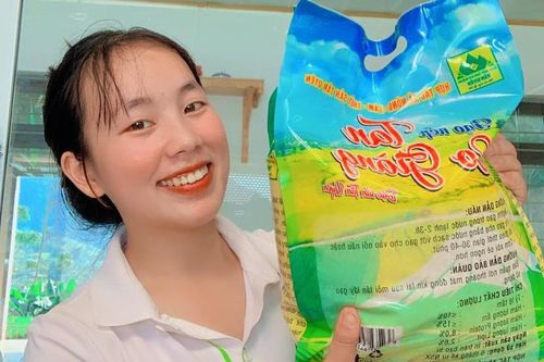 Điện thoại thông minh hỗ trợ phụ nữ dân tộc thiểu số phát triển kinh tế