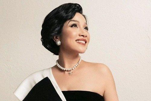 Khán giả 'phát cuồng' khi Mỹ Linh trổ tài đệm đàn, hát Đưa em về nhà