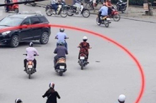 Vượt đèn vàng cũng bị xử phạt như vượt đèn đỏ?