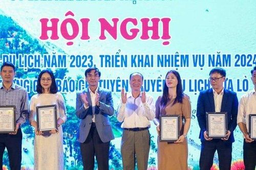 Tạp chí Đời sống & Pháp luật giành 2 giải cao tại cuộc thi viết về du lịch Cửa Lò
