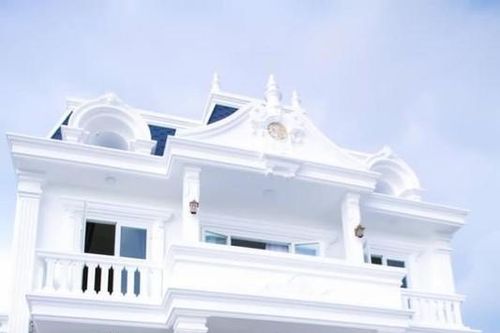 Biệt thự ven sông 500 m2 của danh ca Ngọc Sơn có gì?