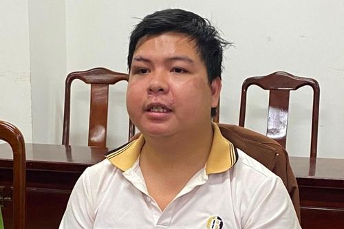 Mâu thuẫn trả tiền nhậu, thanh niên dùng kéo đâm bạn trên bàn rượu