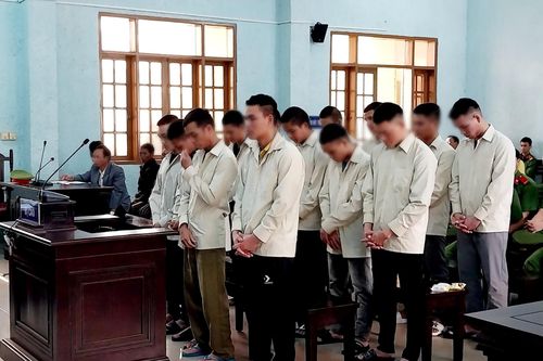 Rủ người đi đánh trả thù khi nghe con gái kể chuyện bị giật tóc
