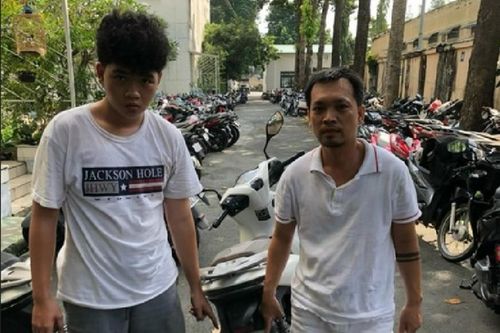 Cha rủ con trai mang xịt hơi cay đi cướp tài sản