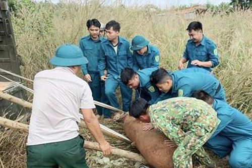 Bộ Chỉ huy Quân sự tỉnh Bình Phước xử lý an toàn 2 quả bom sót lại sau chiến tranh