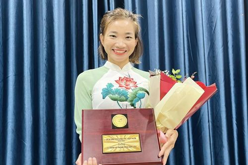 Cô gái vàng Nguyễn Thị Oanh nhận giải thưởng Phụ nữ Việt Nam 2023