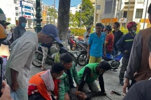 Giành khách, xe ôm truyền thống sát hại xe ôm công nghệ