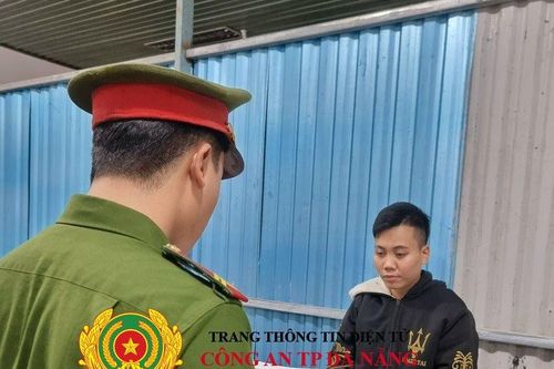 Bắt 'nữ quái' 19 tuổi cầm đầu nhóm 40 thanh thiếu niên gây rối