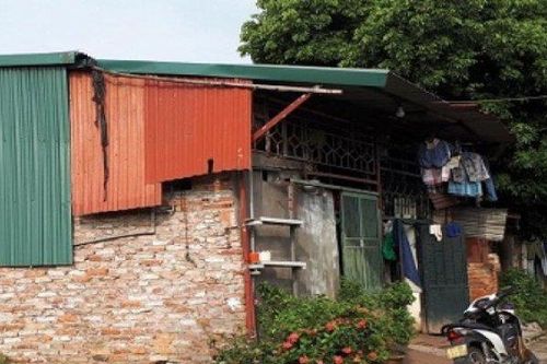 Mua đất xen kẹt, vợ chồng trẻ 'khóc dở mếu dở' vì hàng loạt thứ 'không'