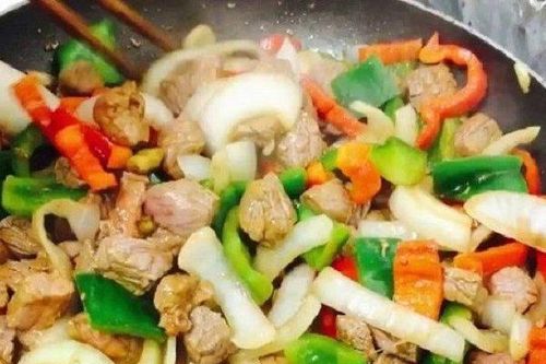 Xào thịt gà chỉ cần thêm thứ này đảm bảo 'ngon tuyệt đối'