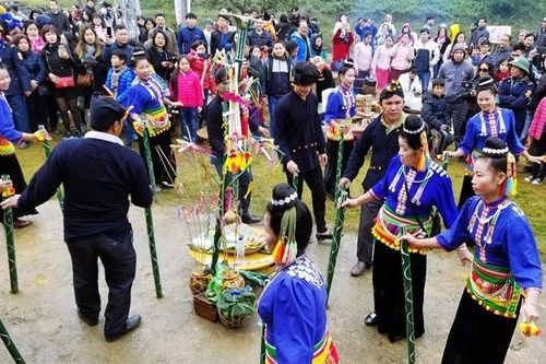 'Chợ phiên - Chào năm mới 2024'