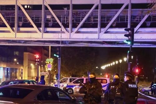 Một người thiệt mạng và nhiều người bị thương trong vụ tấn công tại Paris