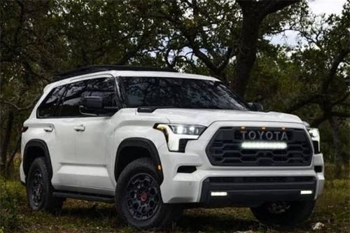 Lộ diện biến thể mới của Toyota Fortuner