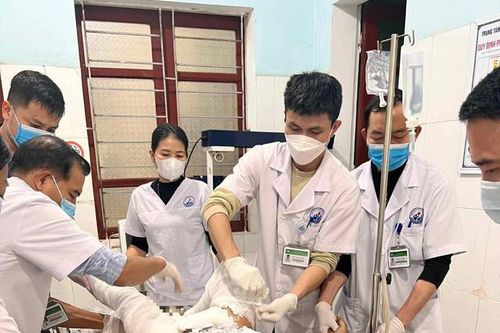 Mâu thuẫn với vợ, người đàn ông tẩm xăng tự thiêu