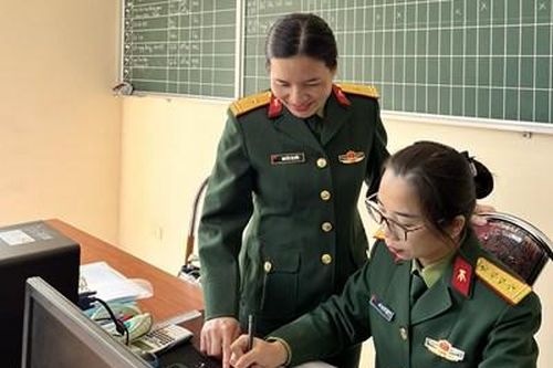 Đảng viên kèm cặp, giúp đỡ quần chúng