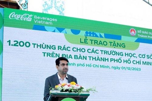 Coca-Cola Việt Nam trao tặng 1.200 thùng rác, hướng tới mục tiêu 'Thế giới không rác thải'