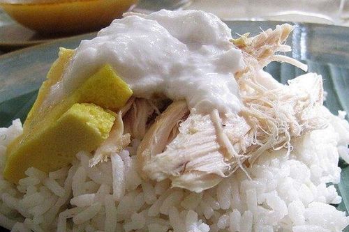 Thấy cơm có dấu hiệu 'lạ' này tạm dừng ăn ngay