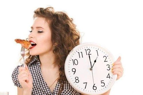 Nên ăn trưa vào lúc mấy giờ để có thể giảm cân?