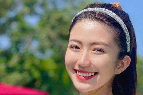 Nữ diễn viên 'Thương ngày nắng về' khoe ảnh váy cưới