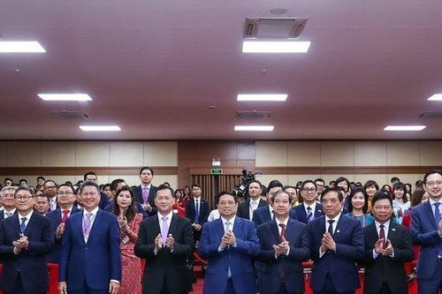 Thủ tướng Campuchia đến thăm, giao lưu với sinh viên Việt Nam