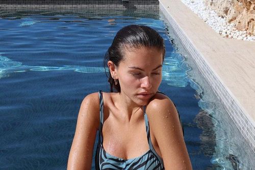 Nhan sắc hút hồn của cô gái 2 lần được vinh danh 'đẹp nhất thế giới'