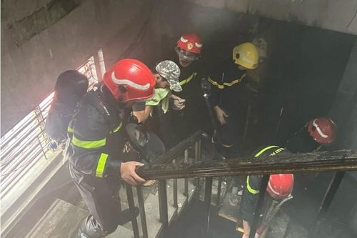 TP. Hồ Chí Minh: Cháy nhà ở quận 5, cứu thoát thành công 12 người