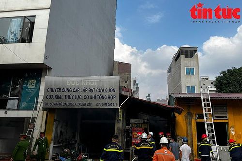 Hỏa hoạn thiêu trụi của hàng kim khí trên phố Đại Linh, Hà Nội